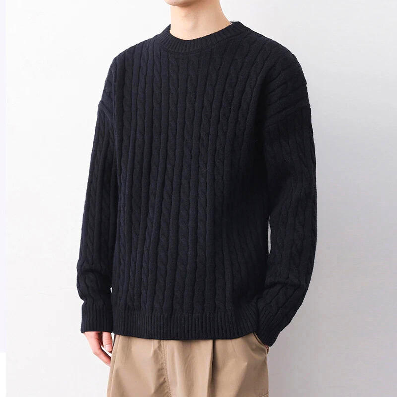 CABLE KNIT CREWNECK SWEATER