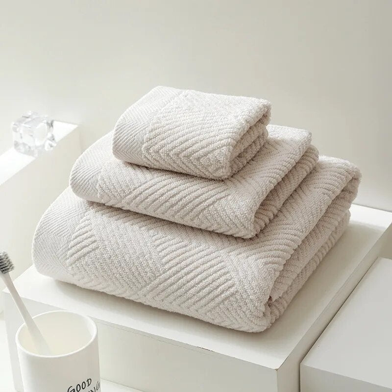 ModernBliss Towel Set | Avenia Brand